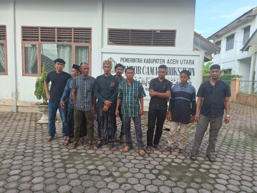 Foto: Warga Alue Tieungkem Memenuhi Panggilan Camat Lhoksukon