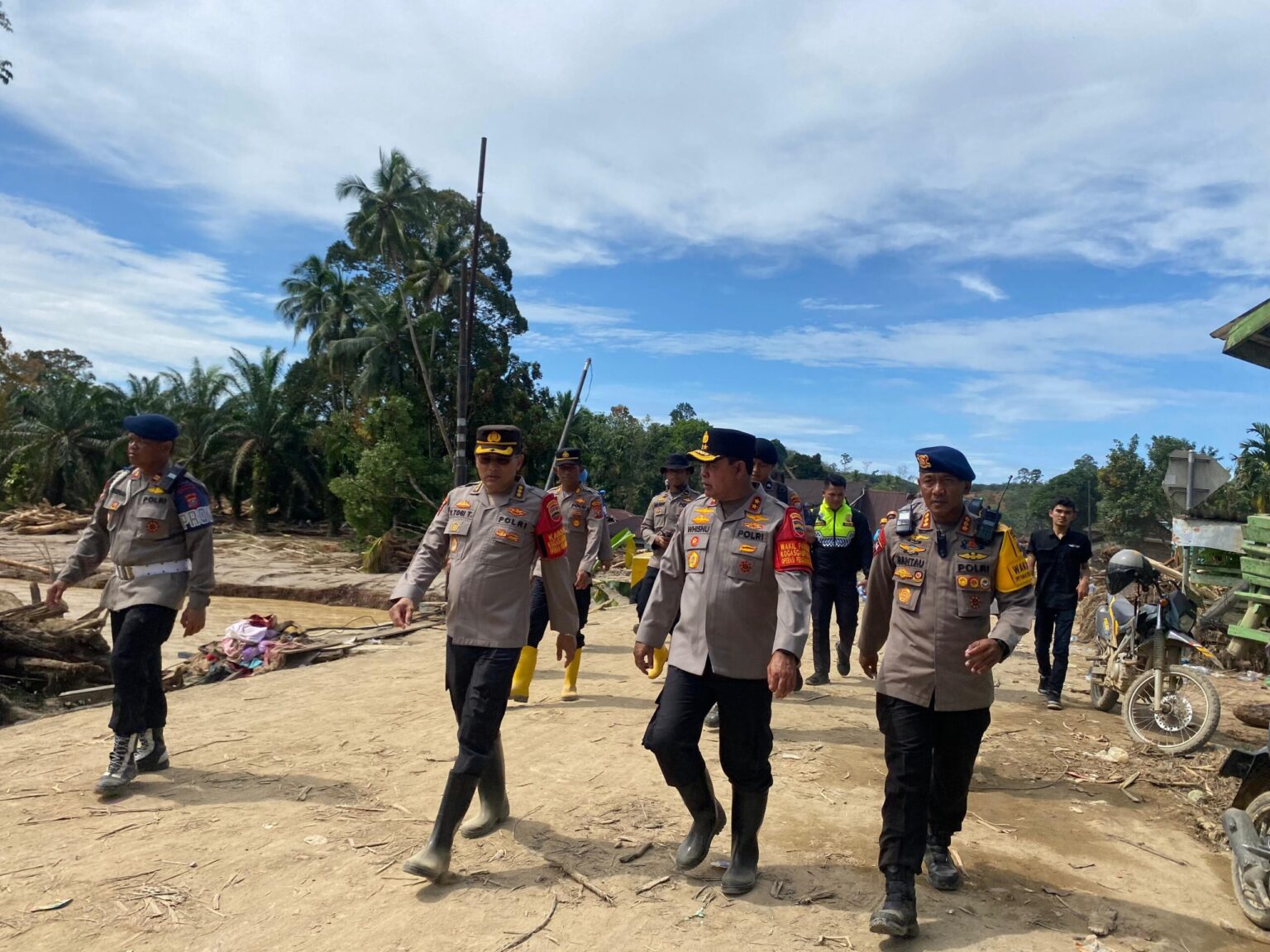 Brimob Polda Sumut Pastikan Pengamanan Maksimal Saat Kunjungan Wapres ke Titik Bencana