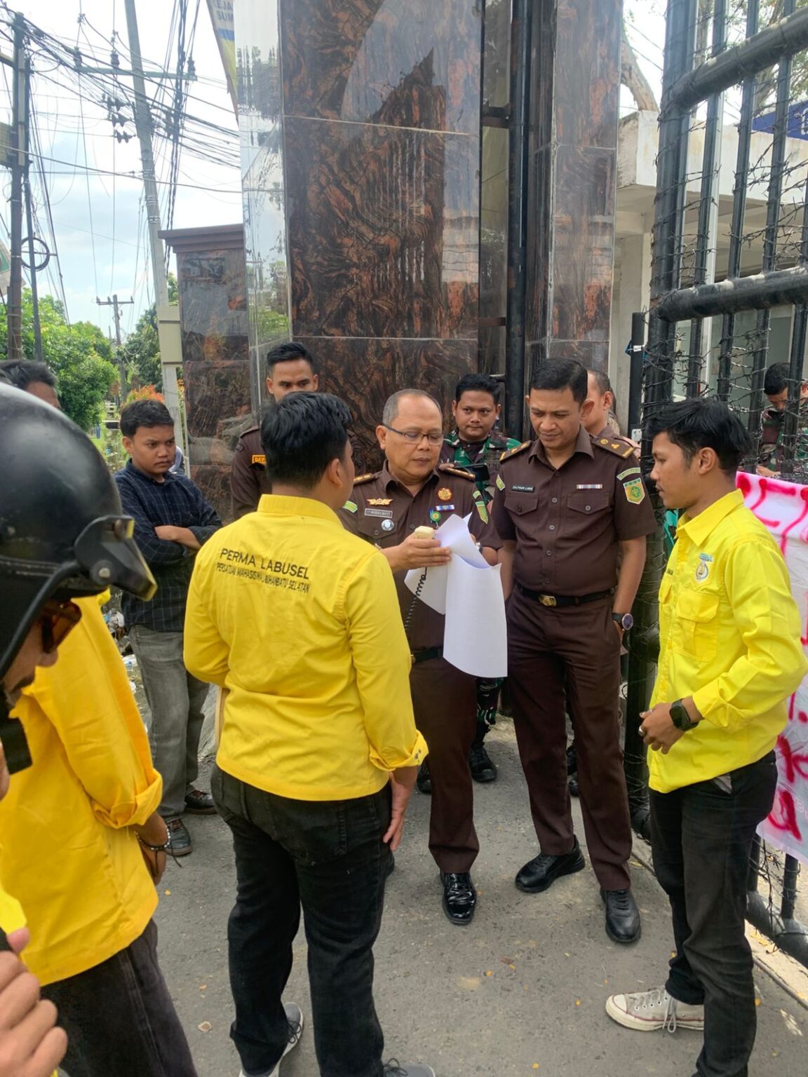 Tuding Kinerja Kejari Labusel Mandul, Massa Perma Labusel Geruduk Kantor Kejati Sumut